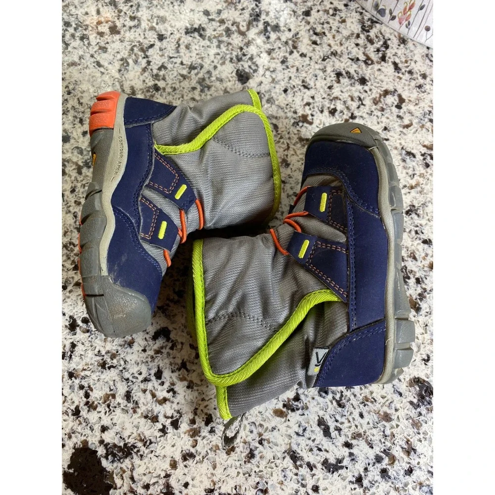 KEEN Winter Boots Kids Size 7 Grey Navy Blue Excellent Snow Hiking Shoes